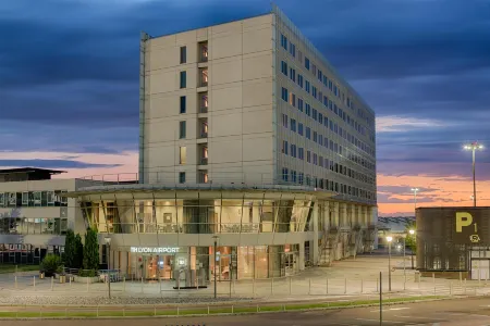 NH Lyon Airport Отели в г. Сен-Лоран-де-Мюр