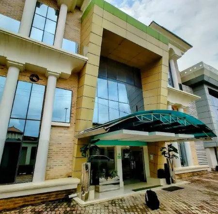 Lushville Hotel & Suites