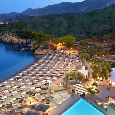 Maestral Resort & Casino