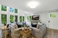 The Holiday House w/ Dock Hotel a Fair Play