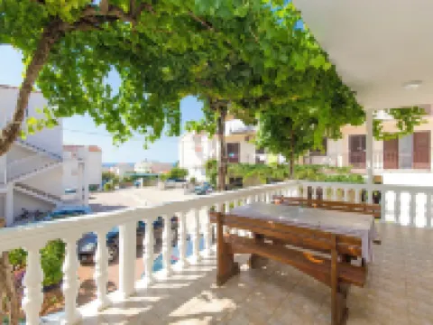 Apartments Nera Hotels in Primosten