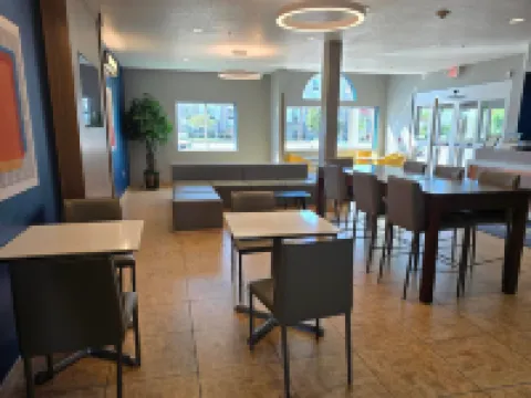Microtel Inn & Suites by Wyndham Council Bluffs/Omaha Hotels in Lewis