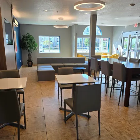 Microtel Inn & Suites by Wyndham Council Bluffs/Omaha