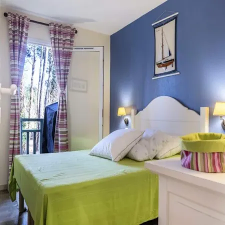 3 room house for 6 people - Selection