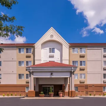 Candlewood Suites TOPEKA WEST by IHG
