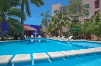 Holiday Inn CD. DEL CARMEN by IHG - Pools