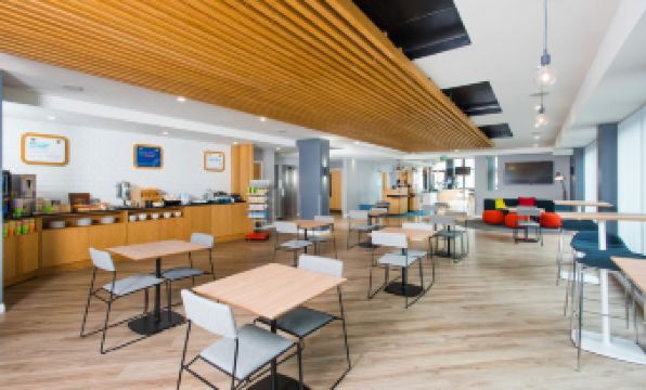 Holiday Inn Express LEEDS CITY CENTRE - ARMOURIES by IHG