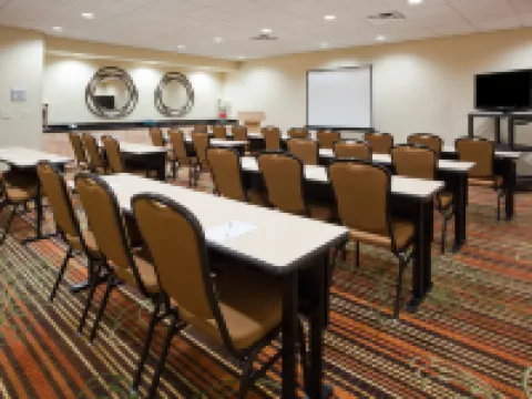 Hampton Inn & Suites Minot Airport Hoteles en Minot