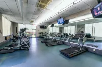 Holiday Inn NEWARK INTERNATIONAL AIRPORT by IHG - Gym