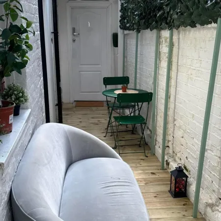 Studio Sleeps 3 - Outdoor Space - Pet Friendly