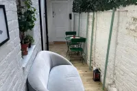 Studio Sleeps 3 - Outdoor Space - Pet Friendly