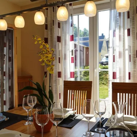 Holiday House Nightingale, Glowe