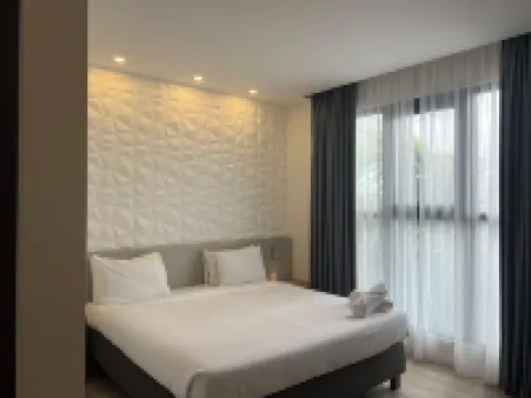 アドニスク ペコイ