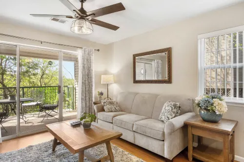 Valley View Treehouse - Holiday Hills Branson Golf Resort Outdoor Pools