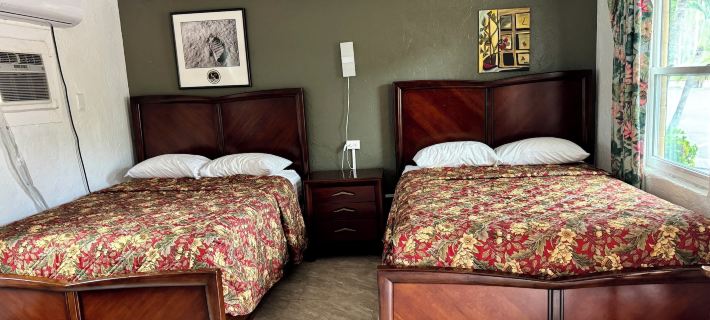 Glades Motel - Naples Hotels in Collier County