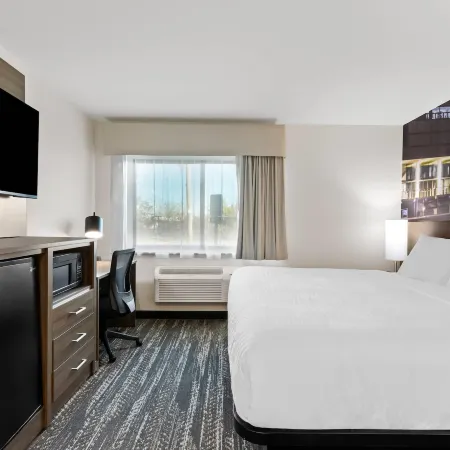 Clarion Pointe