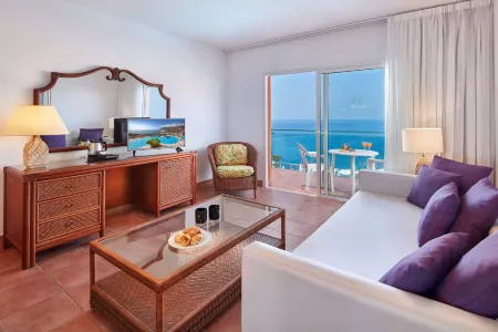 Mogan Princess & Beach Club