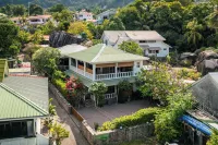 Beau Bamboo - bar