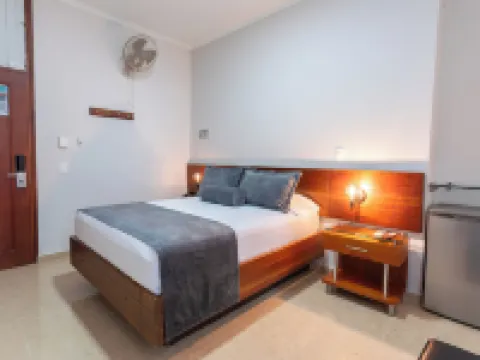 蘇斯埃斯塔迪奧飯店 佩德羅內爾戈麥斯博物館附近的飯店