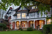 River Arts Club Hotels near RBWM Maidenhead Library