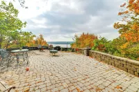Historic Cabin with Panoramic Kentucky Lake Views - Wifi