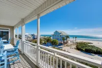 Beachfront Paradise w/ Pool on St. George Island! - Parkplatz