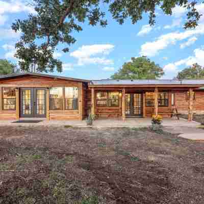 Guadalupe Bluff Bunk House 5 Bedroom Home by RedAwning Hotel Exterior
