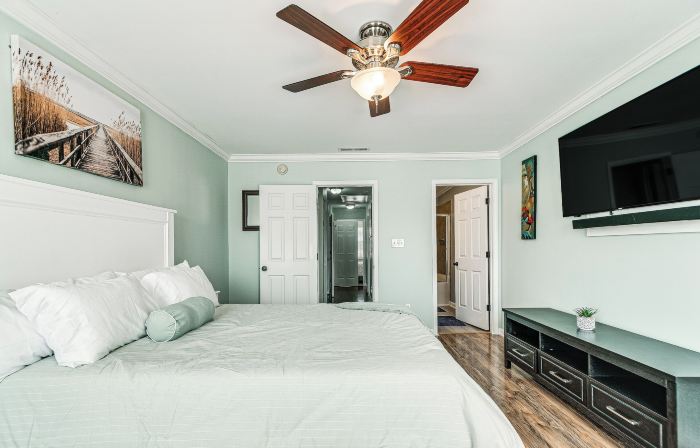 Centrally Located Raleigh Townhome w/ Pool Access