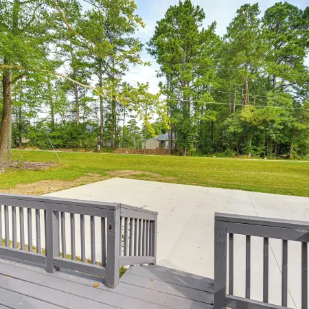 Private Deck & Yard: Home 3 Mi to Dtwn Sanford!