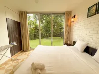 Modern 2bhk w Pool Access 5km to Coco Beach Hotels in Nerul
