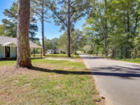 10 マイル トゥ テネシー リバー: ブルー ウィロー テーマド ホーム イウカのホテル