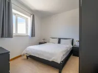 Sannat Penthouse Retreat Hot Tub Outdoor Lounge Hotels in Sannat