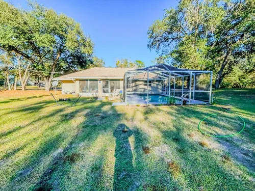 Crystal River Retreat - Salt Water Pool Hotels in Inglis