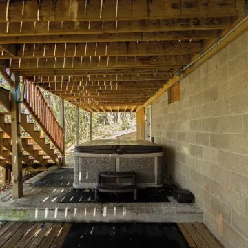 Private Cabin Overlooking Hocking Hills