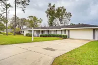6 Mi to Legoland: Retreat w/ Pool & Fenced Yard - Uima-altaat