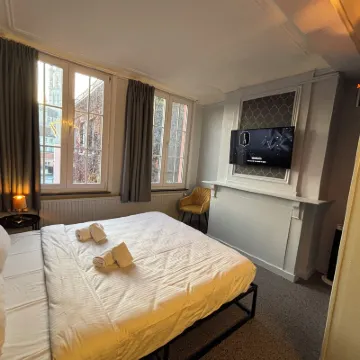 Flandria Hotel Hotels near Saint Nicholas' Church