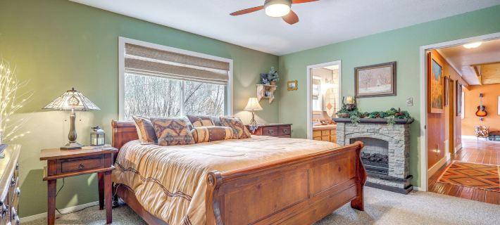 Walk to Main St: 'Mountain Creek Home' w/ Gameroom Hotels in Red River