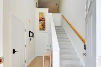 4 Mi to Beach: Lewes Townhome w/ Ping-pong Table - Apartments