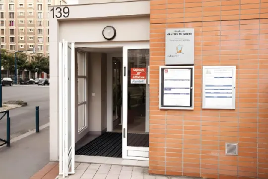 Séjours & Affaires Pantin Charles de Gaulle Отели в г. Пантен