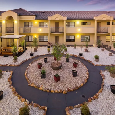 Best Western Plus Canberra Central Apartments
