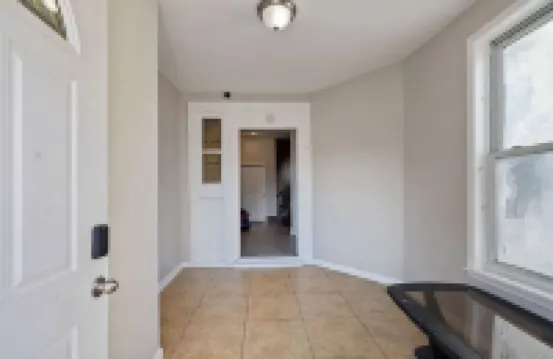 Modern 2BR Near NYC With Free Parking Workspace