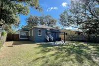 Dog-Friendly Yard! Walkable Dixieland District Gem - 4 étoiles