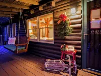 Handcrafted Log Home Near Sugarbush & MAD River Glen • Walk to Blueberry Lake Hotels in Warren