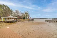 Quiet & Stylish Waterfront Gem w/ Dock in Eatonton - 3-Star