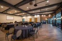 Coast Nisku Inn & Conference Centre - Wifi