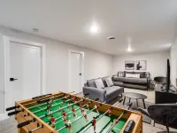 @ Marbella - Modern 4-br Retreat Chef's Kitchen Hotels in Arvada