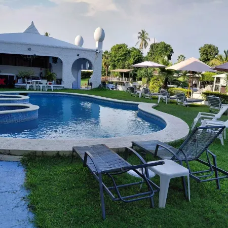Marina Palace Tequesquitengo