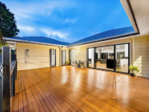 Whispering Valley Cottage Retreat Hotels in Maleny