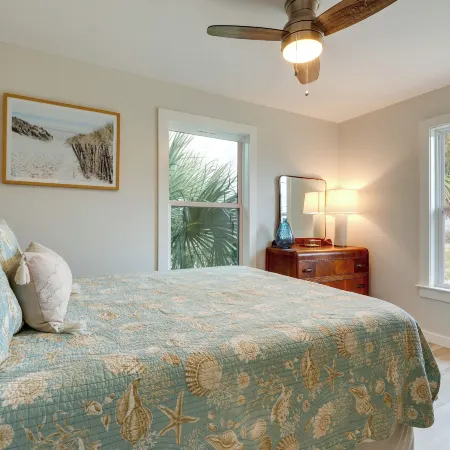 Dauphin Island Vacation Rental Close to Beaches!