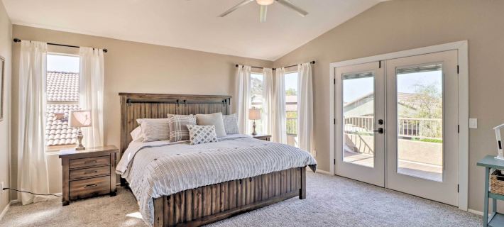 Complimentary Heated Pool Goodyear Getaway! Hotels in Goodyear